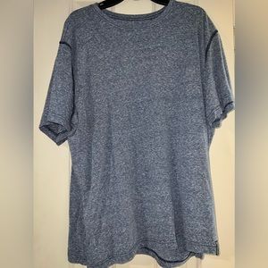 Gray top from Columbia featuring Omni-Wick technology size XXL